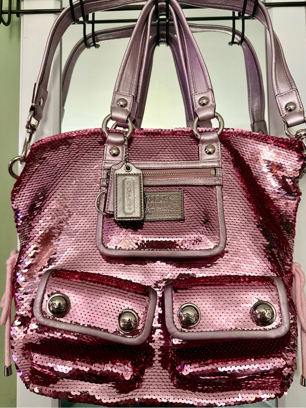 RARE AND PRISTINE!! 🩷 Coach Poppy Y2K Pink Sequin Spotlight Tote Bag - Picture 2 of 9